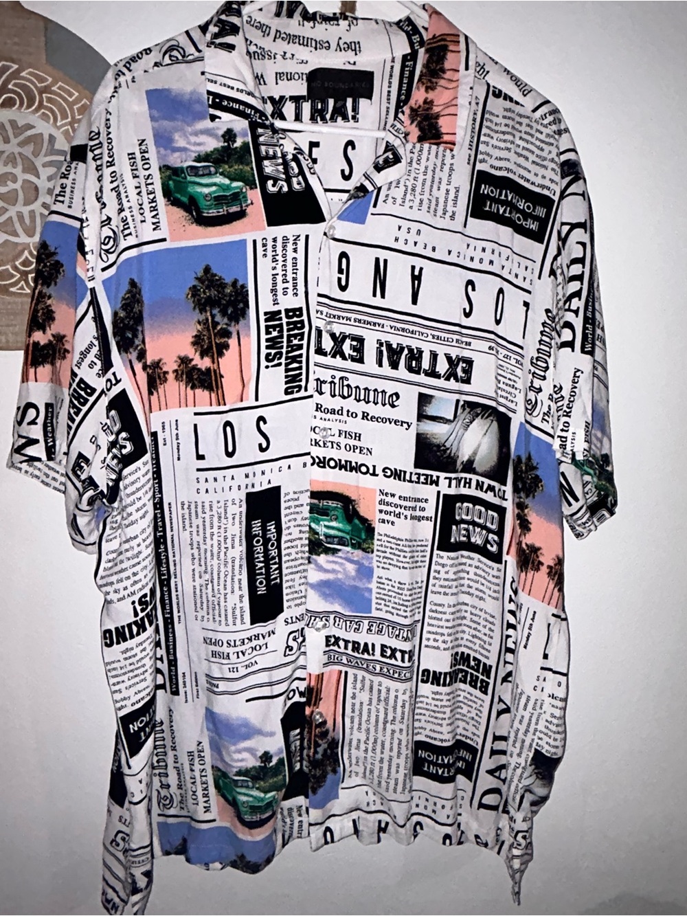 No Boundaries Men's Short-Sleeve Newspaper Print Shirt in White, Blue & Pink